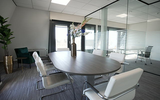 Penthouse office met nummer 63. Een ruimte van 200 m², op de derde etage met een prachtig uitzicht. Penthouse office met nummer 63. Een ruimte van 200 m², op de derde etage met een prachtig uitzicht.