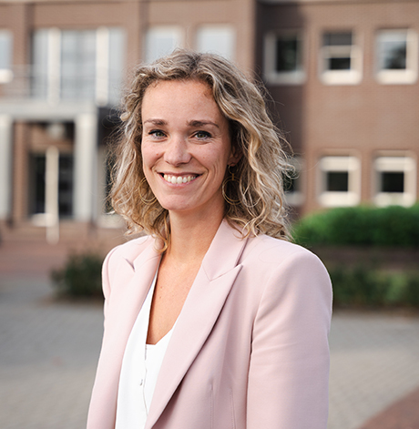 Emmy Huttenhuis, beheerder van Valkenaer